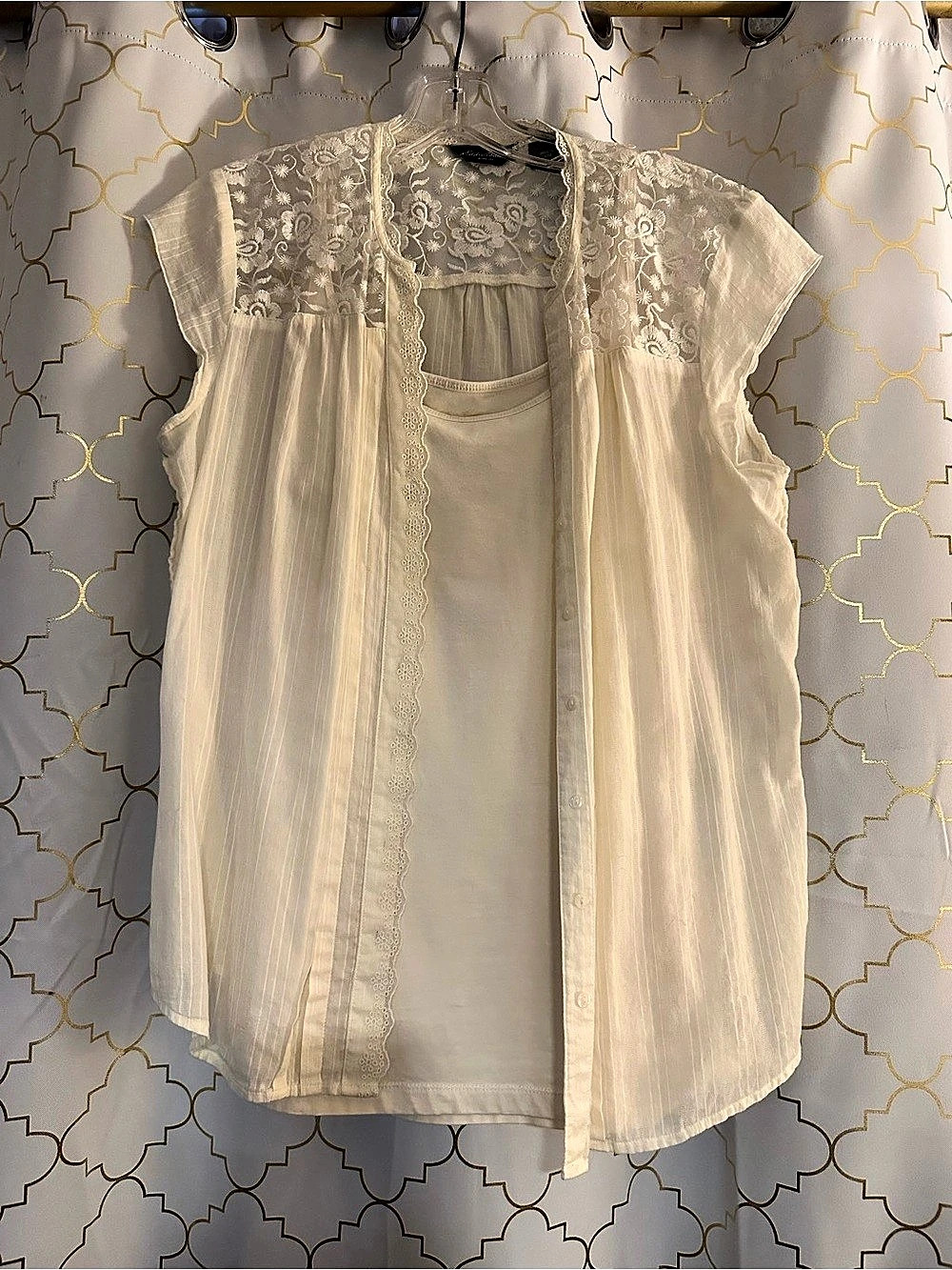 Eddie Bauer Lace Button Front Blouse and matching tank in Cream/White Size Large